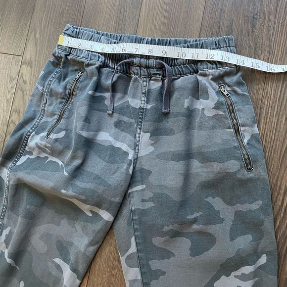 ARITZIA TNA Camo Grey Mix Joggers - Picture 6 of 11